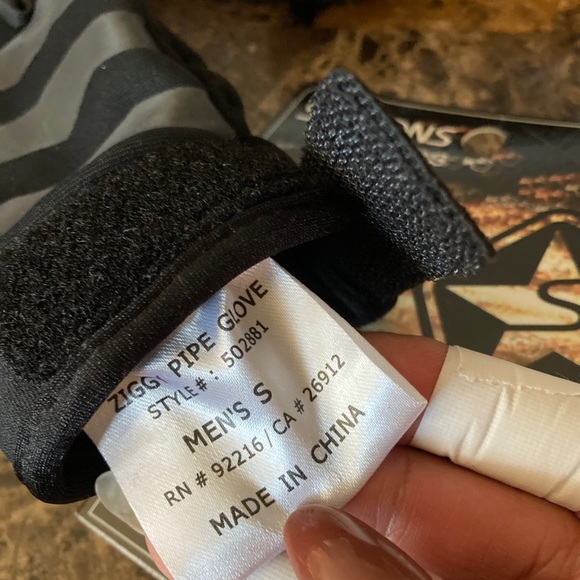 Sessions size S glove - Picture 3 of 5